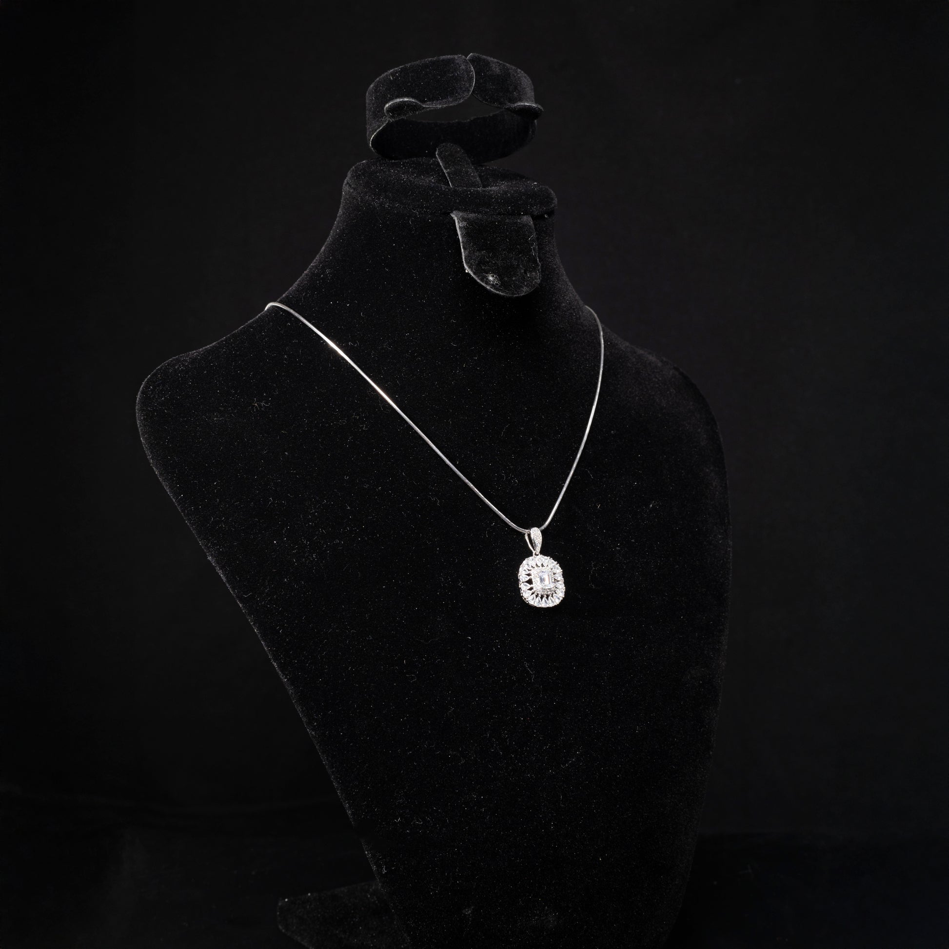 Silver Chain Pendant - The Duchess Set 